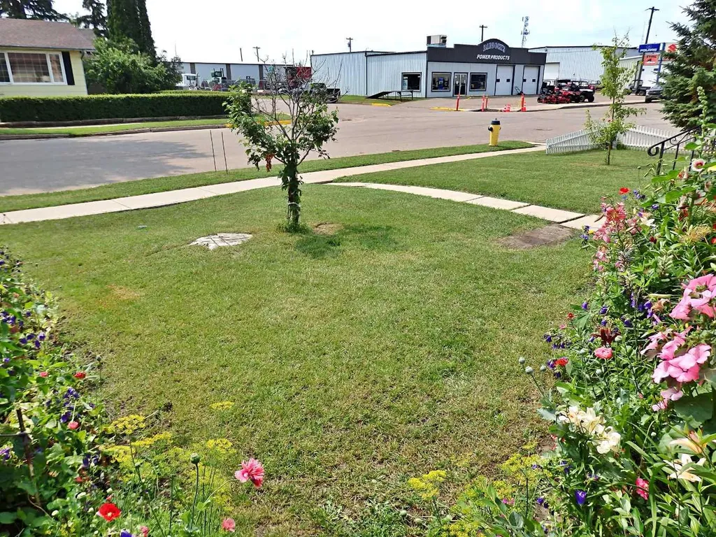 4824 49 Avenue Vermilion AB T9X1T5