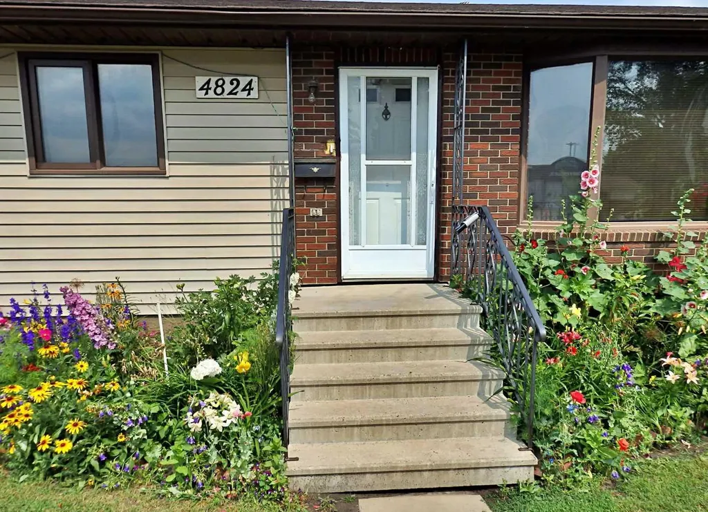 4824 49 Avenue Vermilion AB T9X1T5