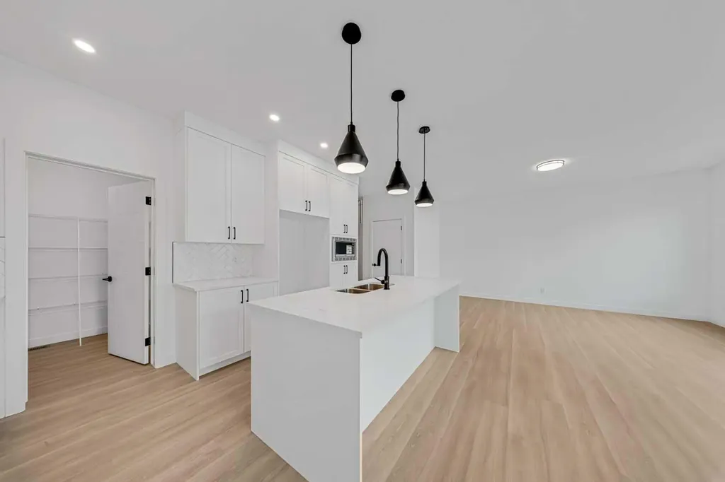 1412 South Point Villas SW Airdrie AB T4B 5P2