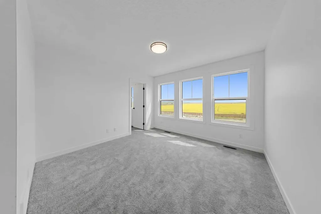1412 South Point Villas SW Airdrie AB T4B 5P2