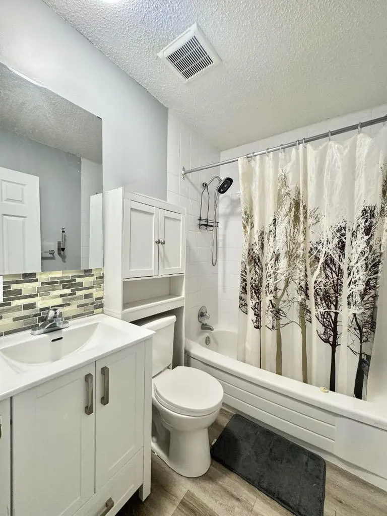 4740 56 Avenue Whitecourt AB T7S1B3