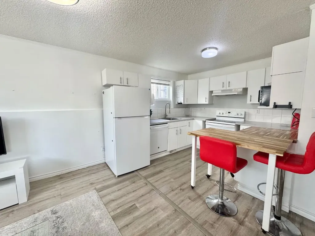 4740 56 Avenue Whitecourt AB T7S1B3
