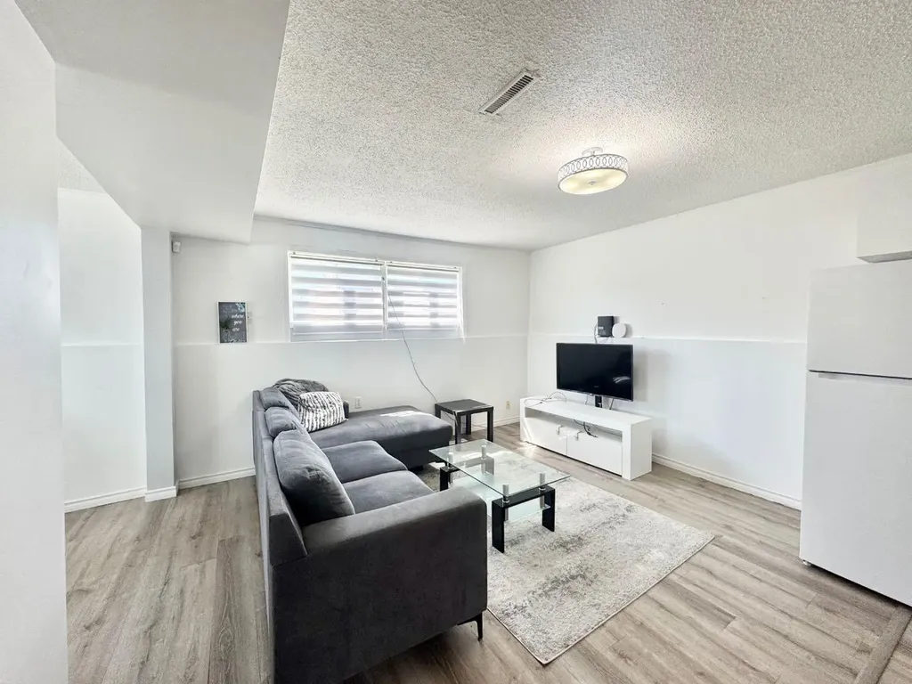 4740 56 Avenue Whitecourt AB T7S1B3