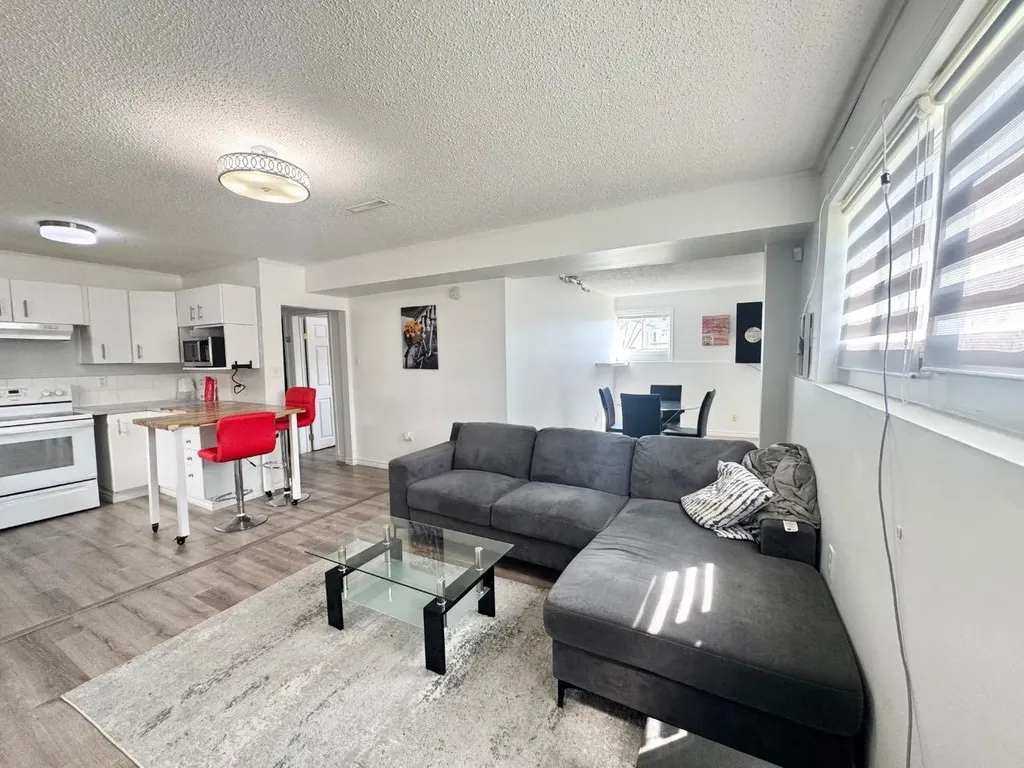 4740 56 Avenue Whitecourt AB T7S1B3