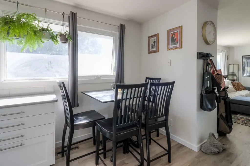 830 9 Street N Lethbridge AB T1H1Z5