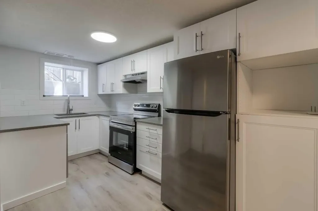830 9 Street N Lethbridge AB T1H1Z5