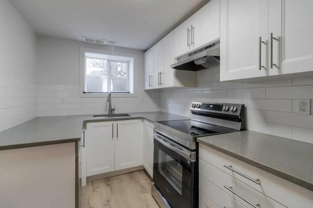 830 9 Street N Lethbridge AB T1H1Z5