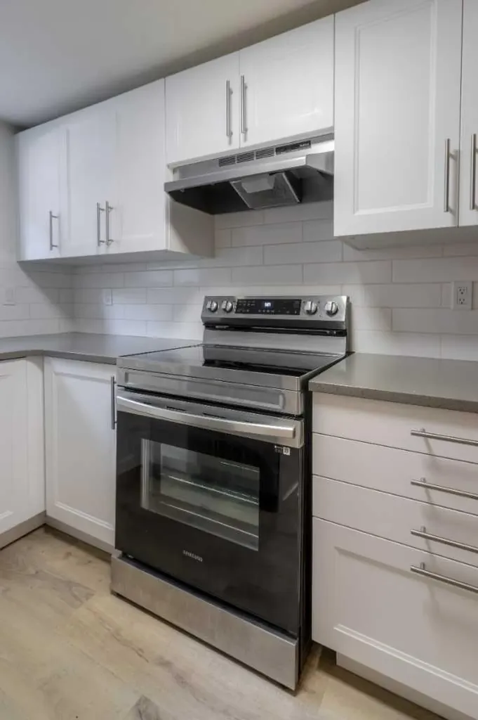 830 9 Street N Lethbridge AB T1H1Z5