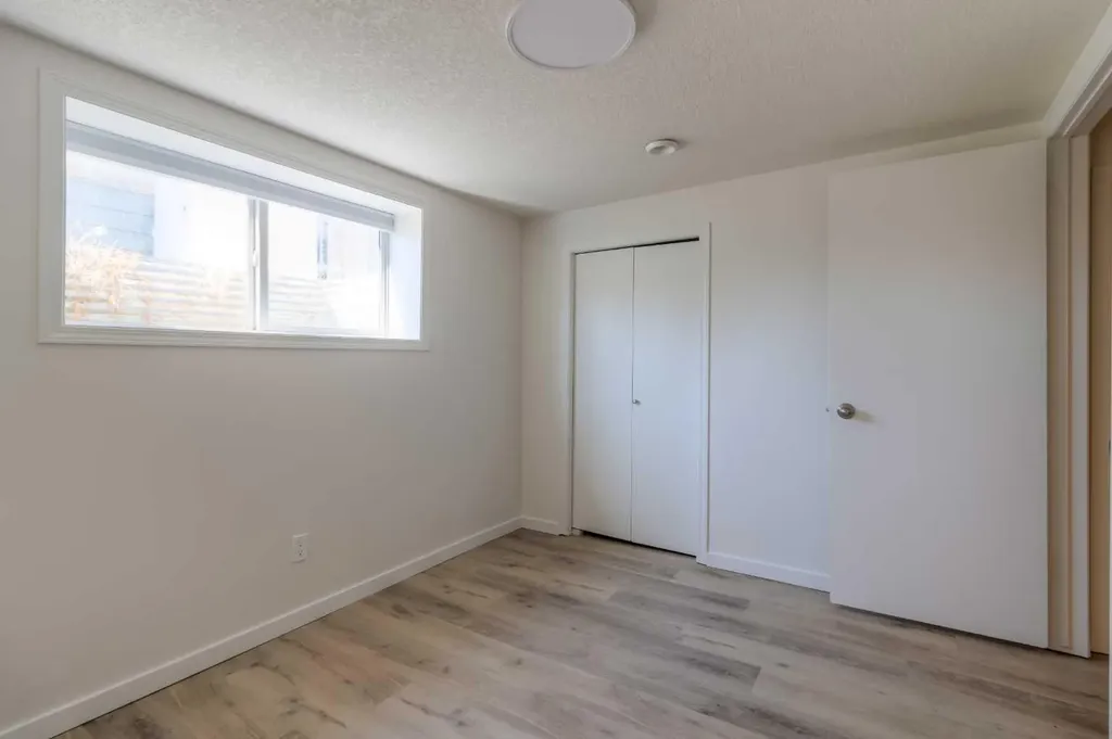 830 9 Street N Lethbridge AB T1H1Z5