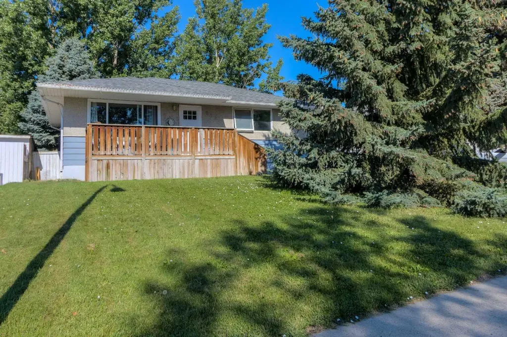 830 9 Street N Lethbridge AB T1H1Z5
