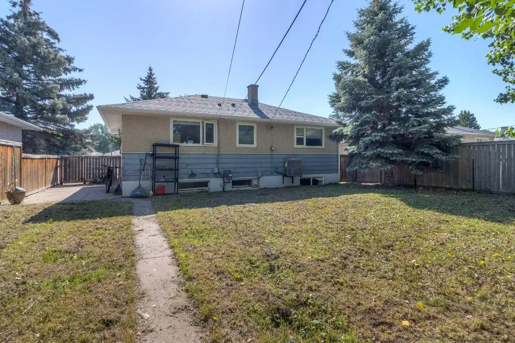 830 9 Street N Lethbridge AB T1H1Z5