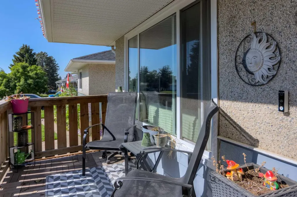 830 9 Street N Lethbridge AB T1H1Z5