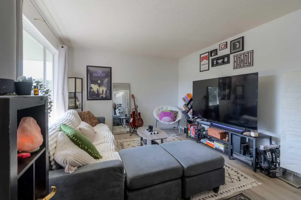830 9 Street N Lethbridge AB T1H1Z5