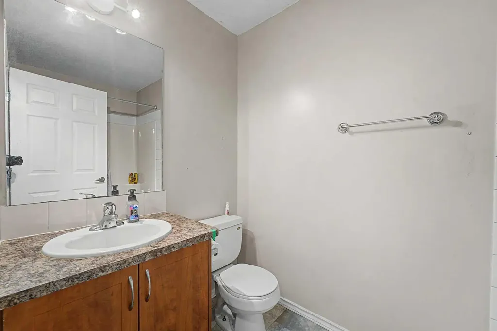 700 Willowbrook Road NW Airdrie AB T4B 0L5