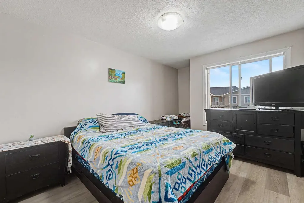 700 Willowbrook Road NW Airdrie AB T4B 0L5