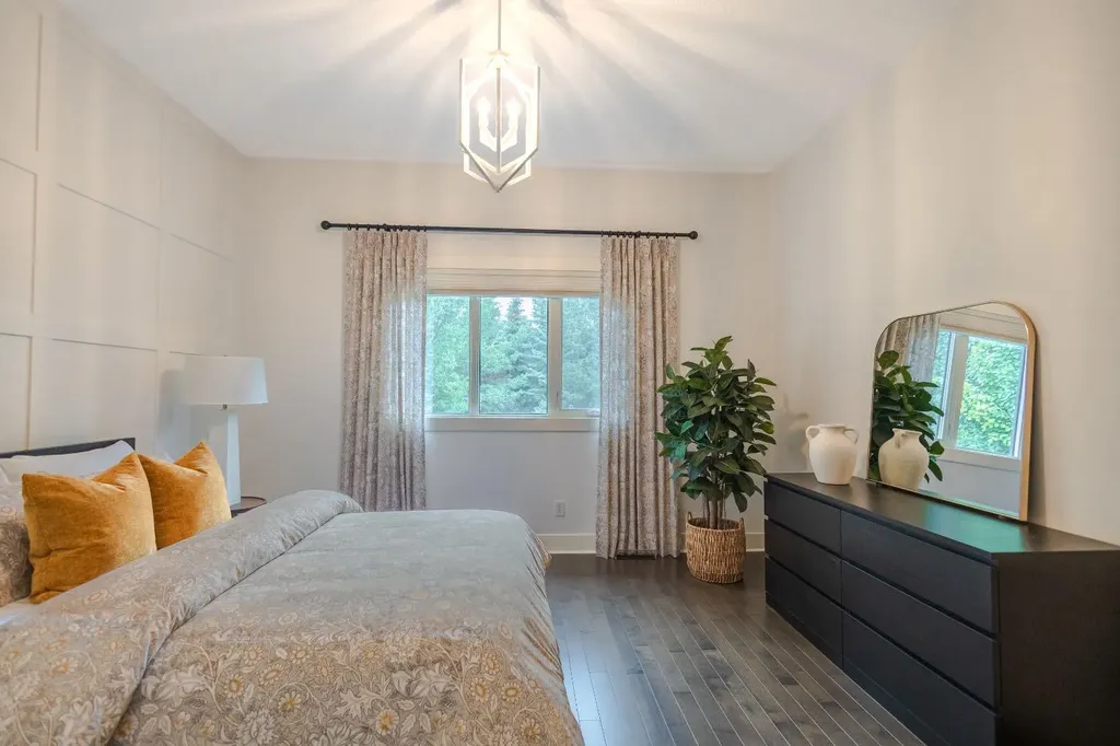116 Lynx Ridge Road NW Calgary AB T3L 2M4
