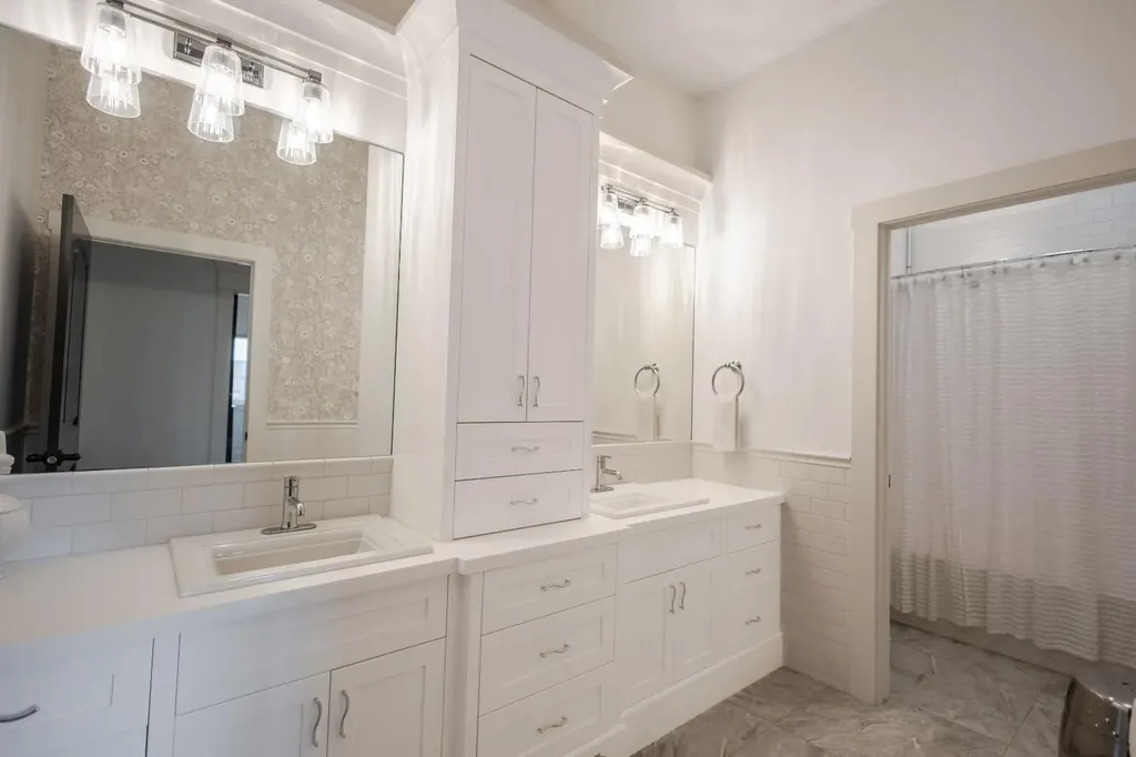 116 Lynx Ridge Road NW Calgary AB T3L 2M4