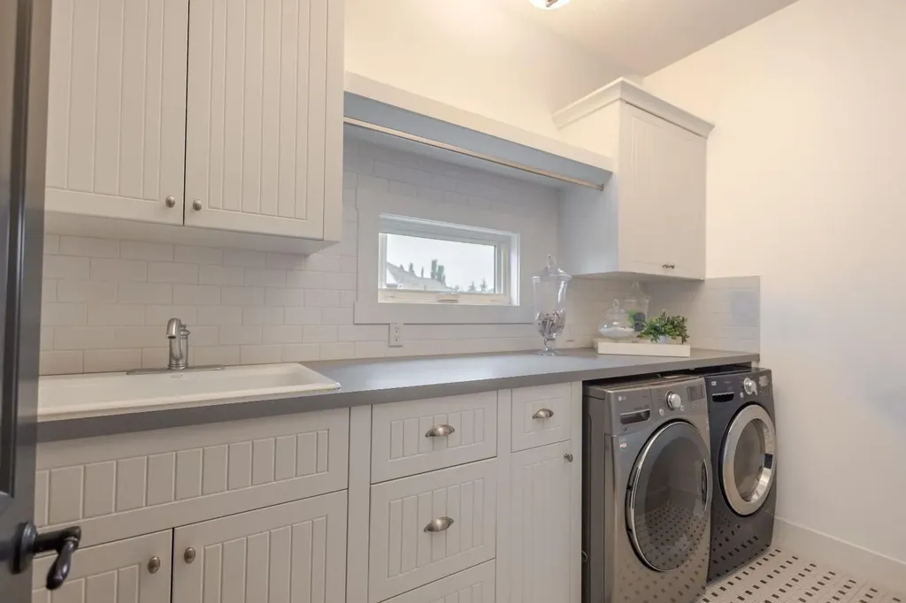116 Lynx Ridge Road NW Calgary AB T3L 2M4