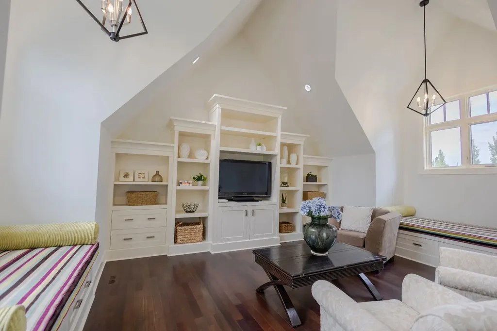 116 Lynx Ridge Road NW Calgary AB T3L 2M4