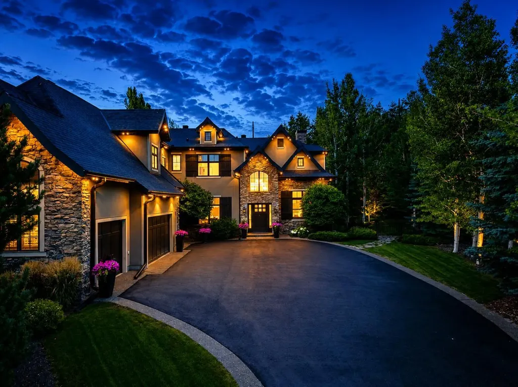 116 Lynx Ridge Road NW Calgary AB T3L 2M4