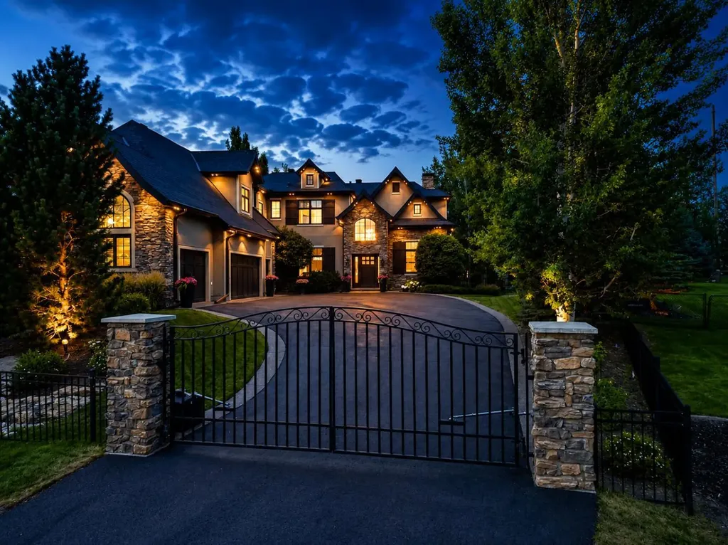 116 Lynx Ridge Road NW Calgary AB T3L 2M4
