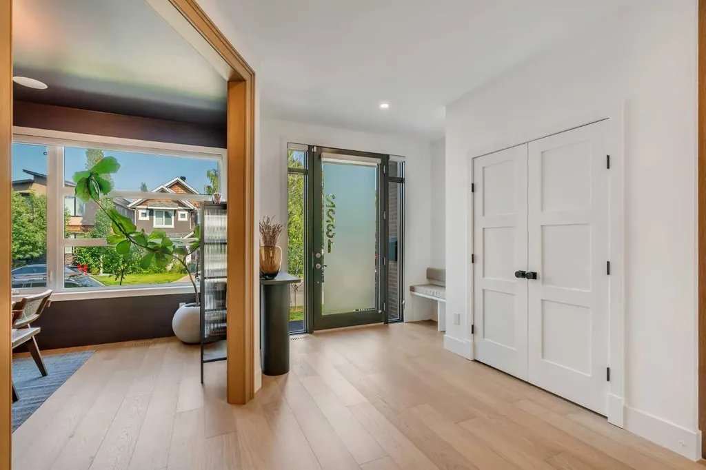 2231 26 Street SW Calgary AB T3E 2A4