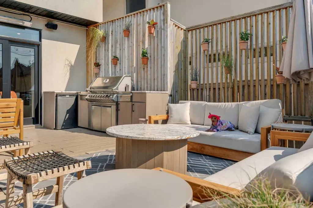 2231 26 Street SW Calgary AB T3E 2A4