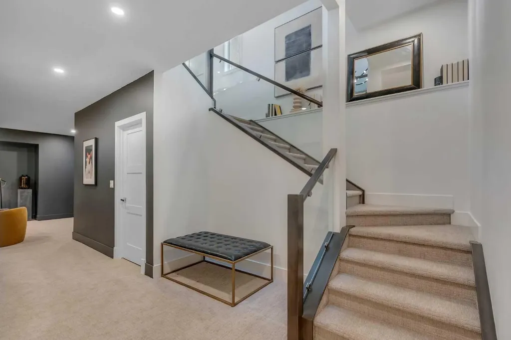 2231 26 Street SW Calgary AB T3E 2A4