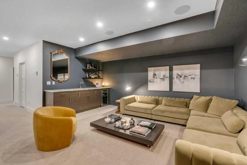 2231 26 Street SW Calgary AB T3E 2A4