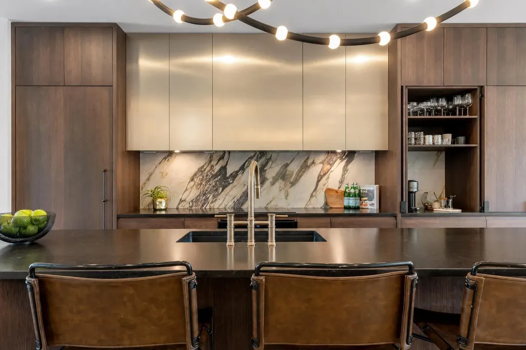 2231 26 Street SW Calgary AB T3E 2A4