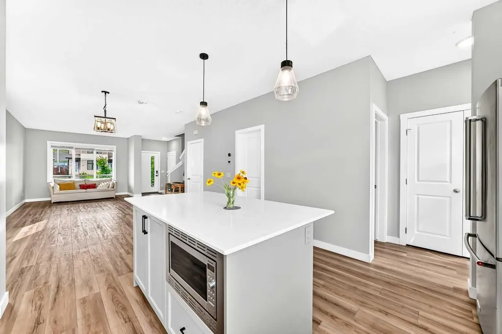 52 Wolf Creek Drive SE Calgary AB t2x4w9