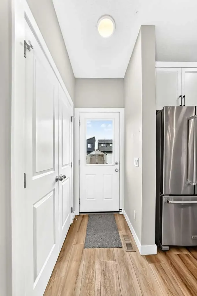 52 Wolf Creek Drive SE Calgary AB t2x4w9