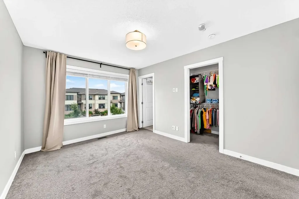52 Wolf Creek Drive SE Calgary AB t2x4w9