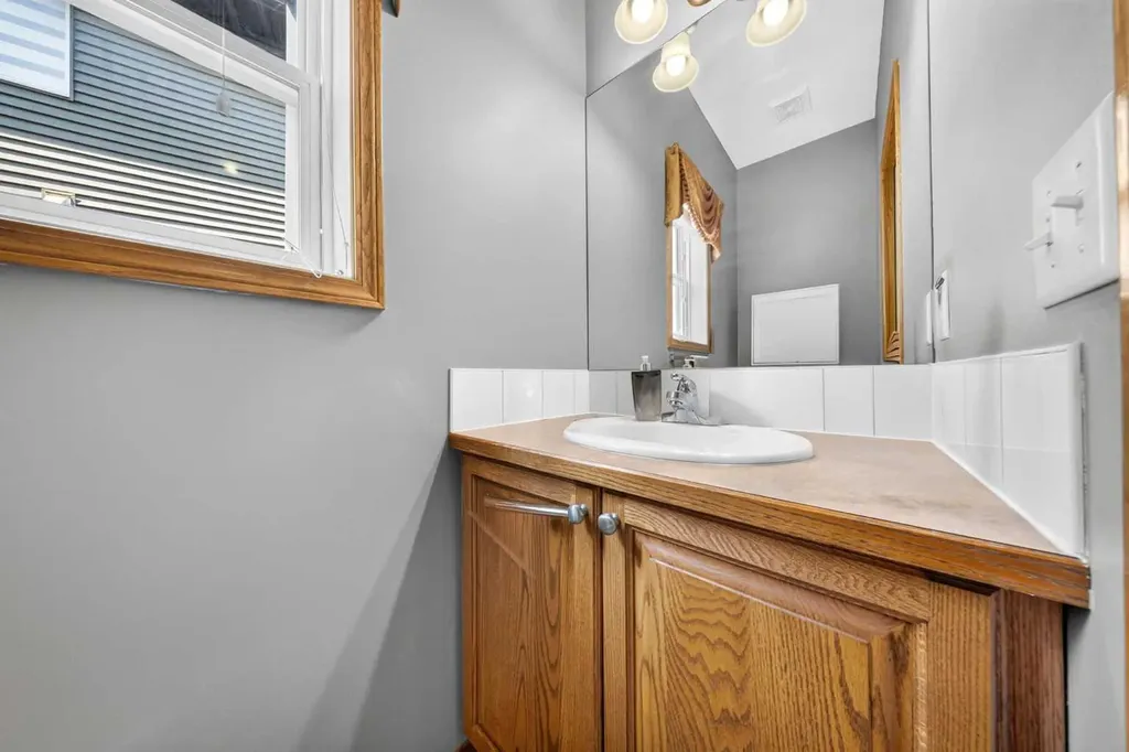 154 Saddleland Close NE Calgary AB T3J5J4