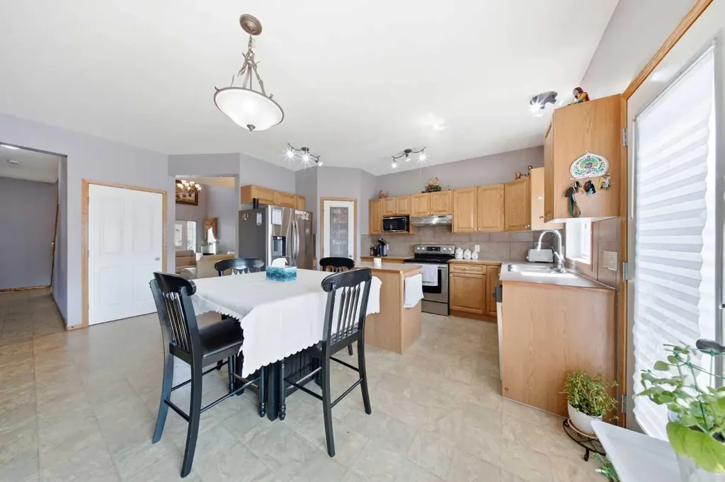 154 Saddleland Close NE Calgary AB T3J5J4