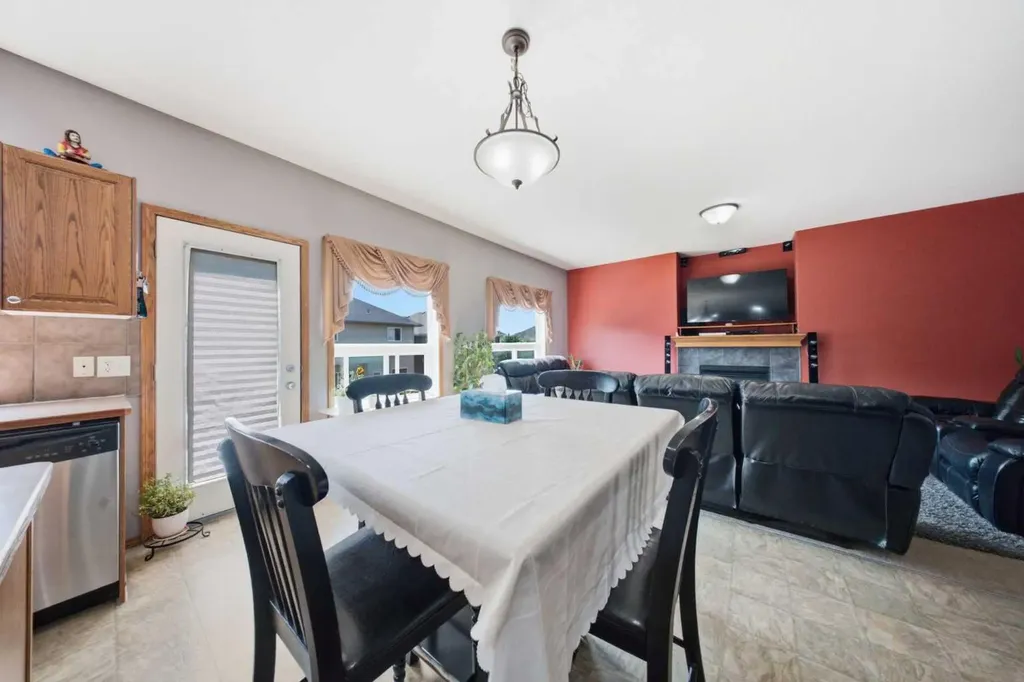 154 Saddleland Close NE Calgary AB T3J5J4