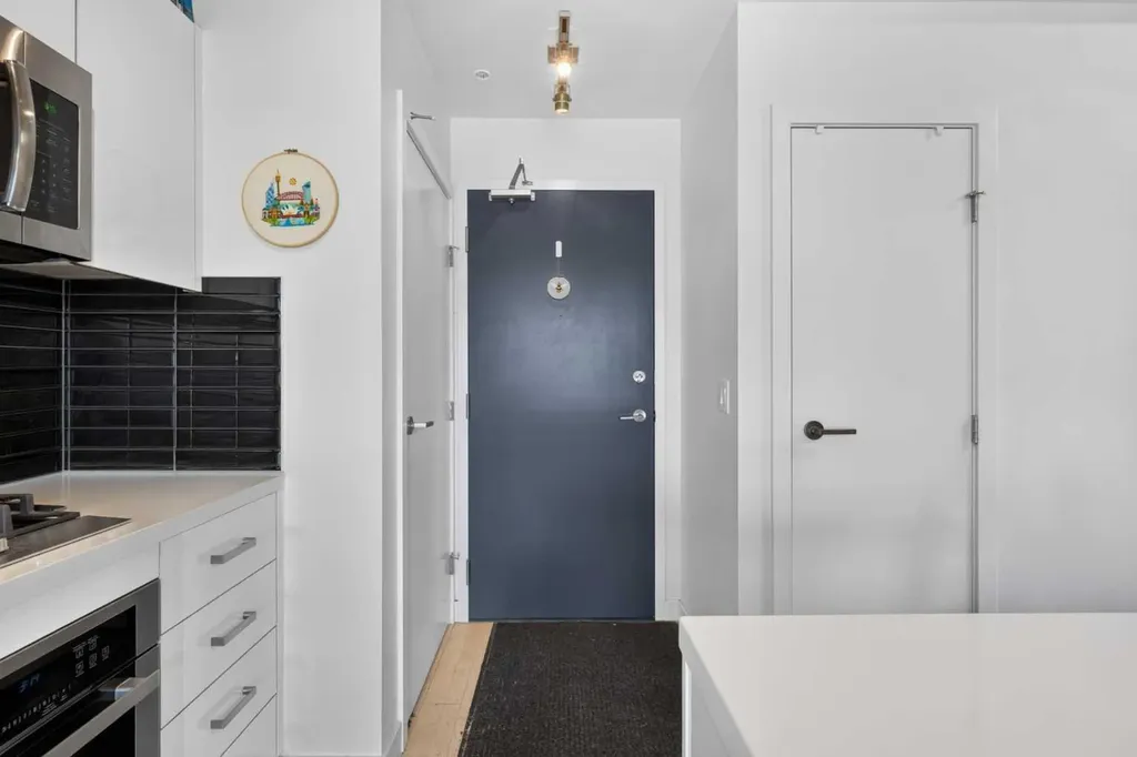 1010 6 Street SW Calgary AB T2R1B4
