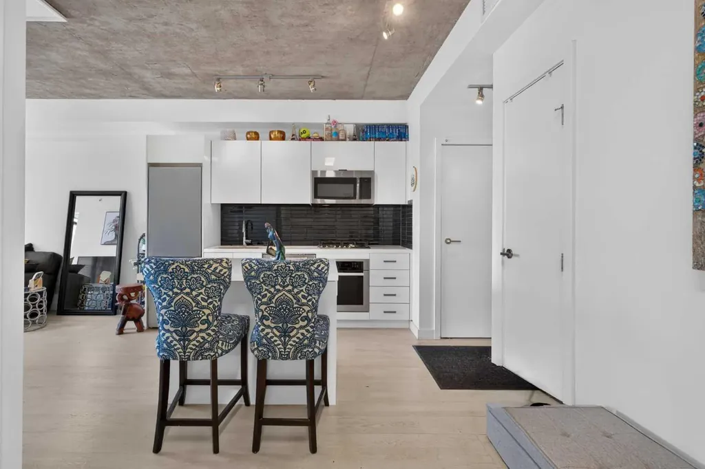 1010 6 Street SW Calgary AB T2R1B4