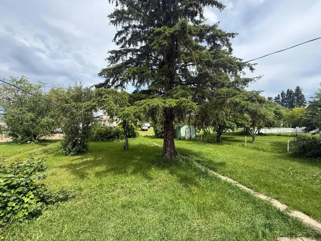 5113 Fifth Street Boyle AB T0A 0M0