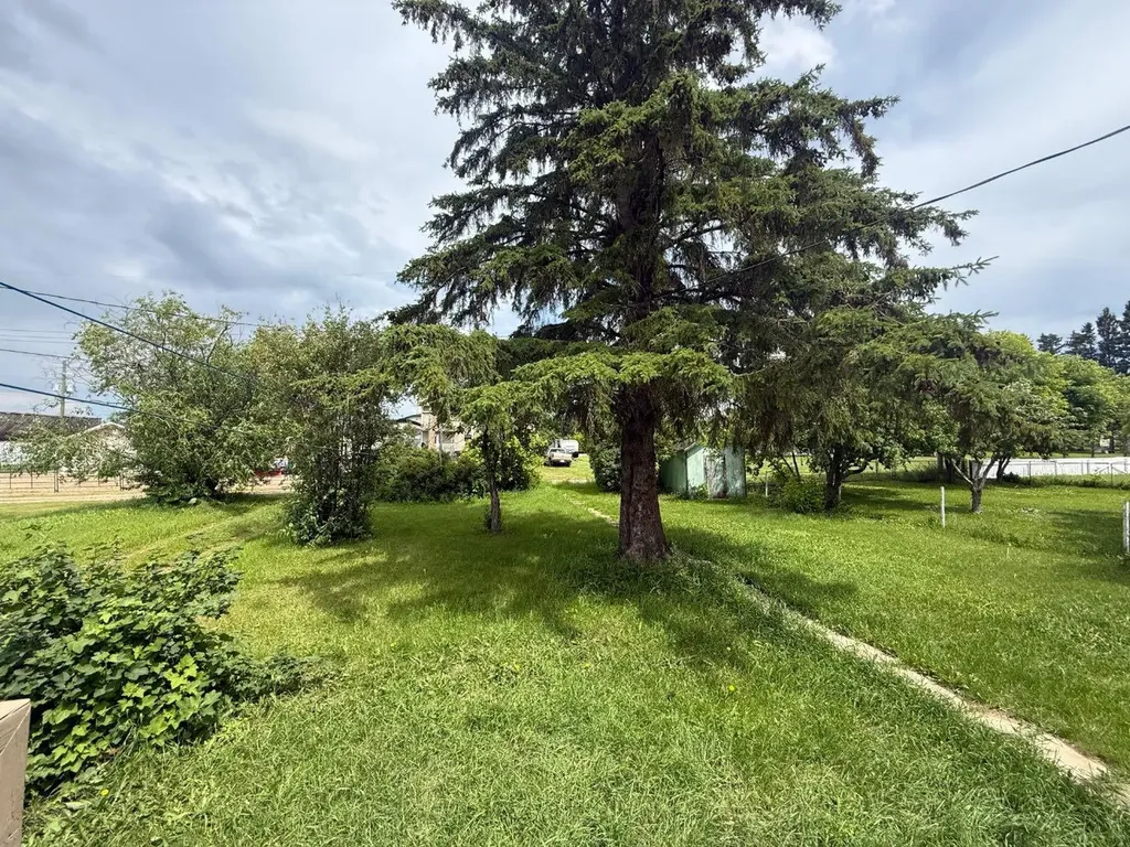 5113 Fifth Street Boyle AB T0A 0M0