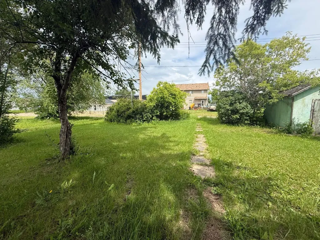 5113 Fifth Street Boyle AB T0A 0M0
