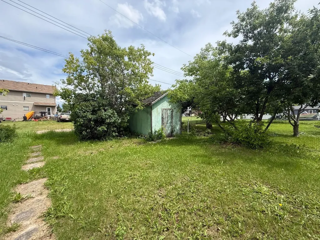 5113 Fifth Street Boyle AB T0A 0M0