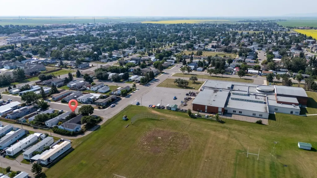 428 57 Avenue W Claresholm AB T0L 0T0