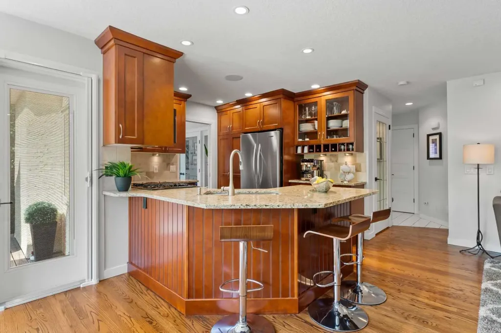 116 Sun Harbour Way SE Calgary AB T2X 3C2