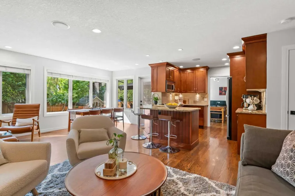 116 Sun Harbour Way SE Calgary AB T2X 3C2