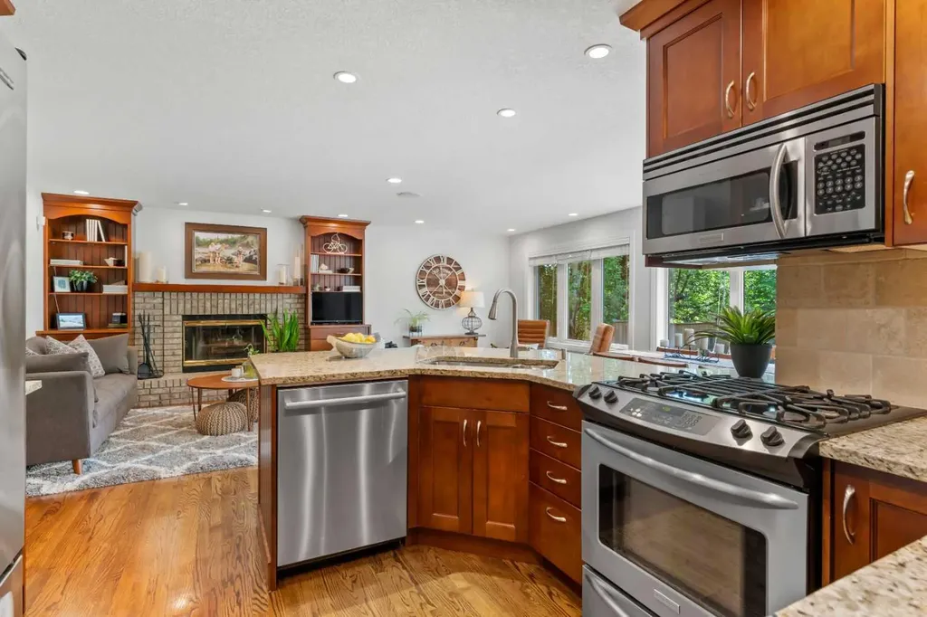 116 Sun Harbour Way SE Calgary AB T2X 3C2