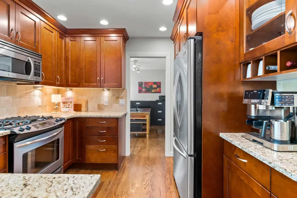 116 Sun Harbour Way SE Calgary AB T2X 3C2