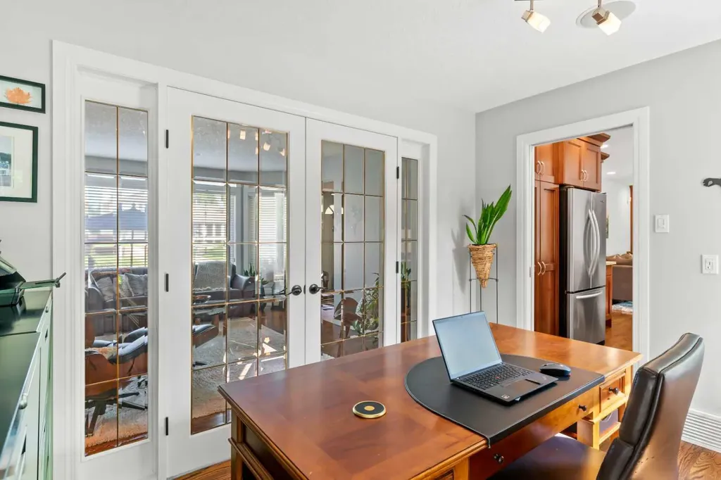 116 Sun Harbour Way SE Calgary AB T2X 3C2