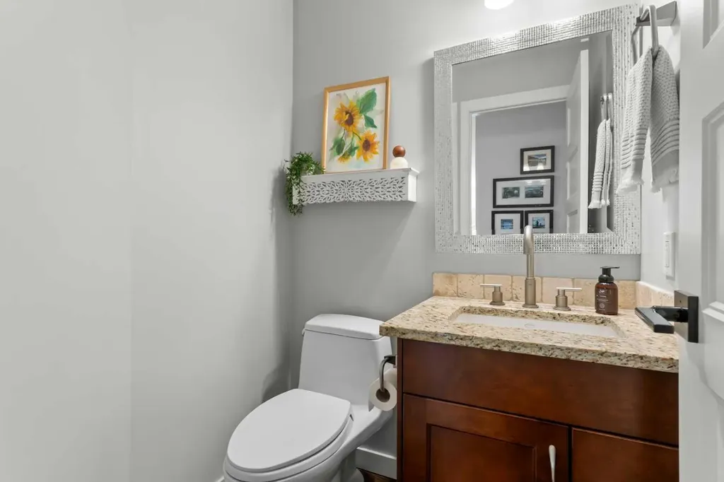 116 Sun Harbour Way SE Calgary AB T2X 3C2
