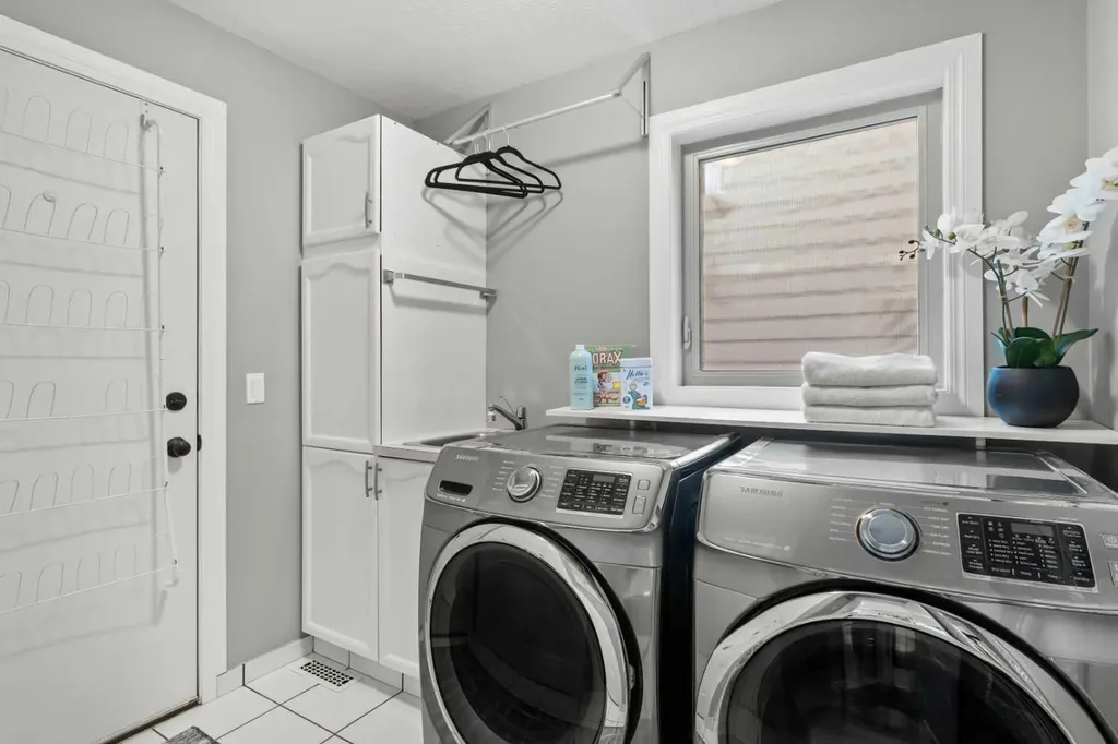 116 Sun Harbour Way SE Calgary AB T2X 3C2